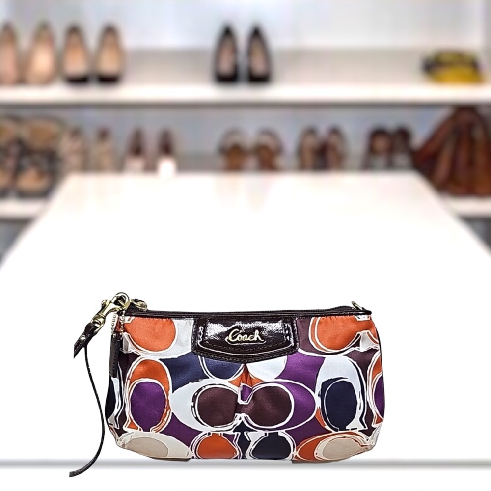 COACH POPPY SIGNATURE WRISTLET